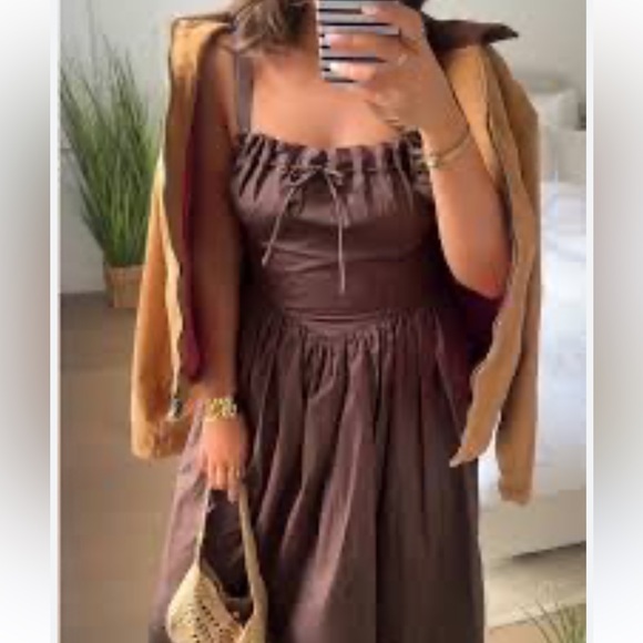 EN SAISON Dresses & Skirts - EN SAISON Brown Peyton Midi Dress